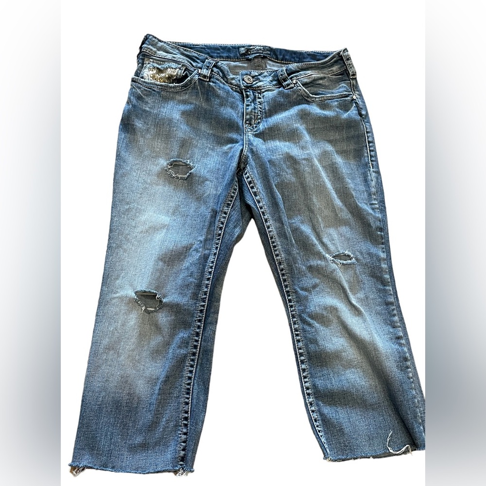 Silver Women's Dawson Distressed and Ripped Embellished and Cut Crop Length 14
